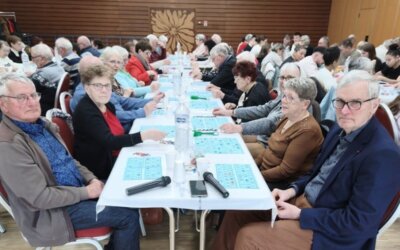 Les adhérents réunis autour du loto annuel – UD 79