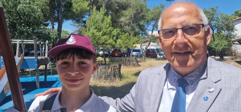 Guillaume, porteur du drapeau de l&rsquo; UD02 au Congrès national de l&rsquo;UNPRG à Sète – UD 02
